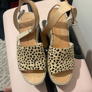 DOLCHE VITA CHEETAH HEELS
